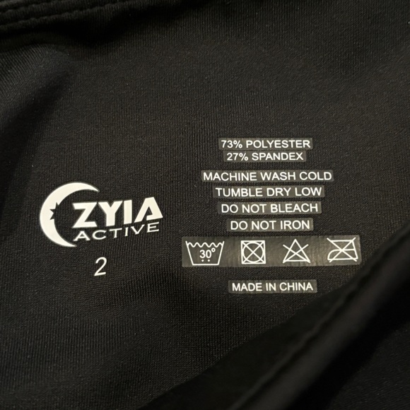 Zyia Active Leggings Black Rainbow Leopard
Light N Tight Crop High Rise Size 2 - Picture 9 of 9